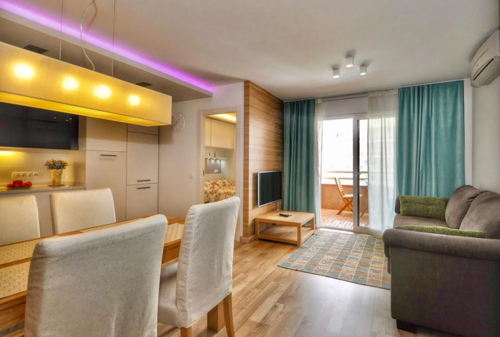 Apartment Columbo Льорет-де-Мар 0*,  Испания